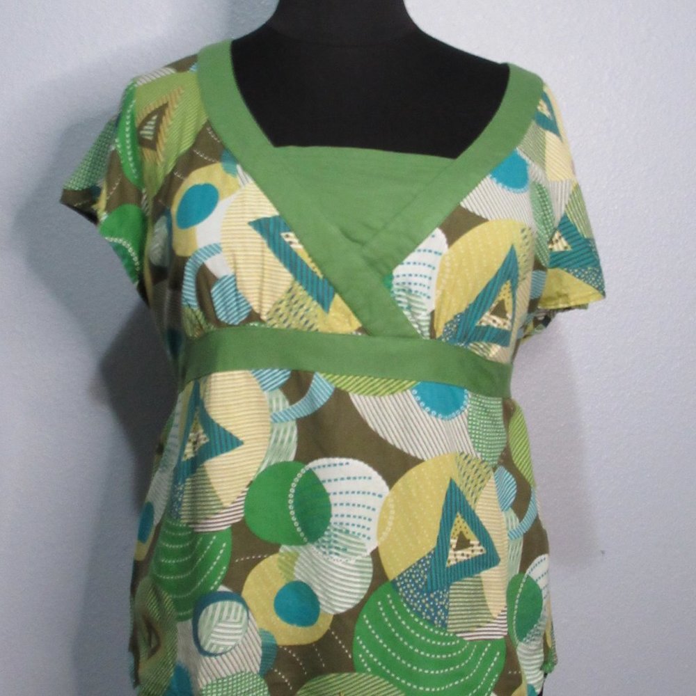 Geometric Patterned Blouse - Picture 7 of 8